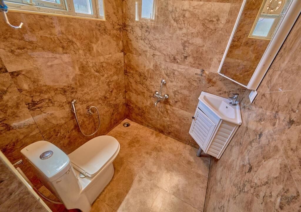 Standard Double Room | Bathroom | Shower, towels, soap, toilet paper