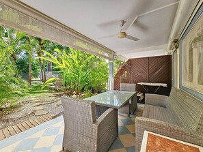 Outdoor dining - Habitation Les Balisiers, 42m2 terrace 15m2 Sainte Marthe à Saint François (Saint Francois)