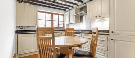 Apartment | Dining