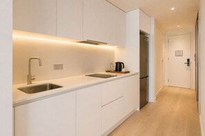Standard Room | Private kitchen - Mystral Hotel (Toronto)