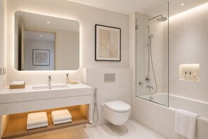 Standard Room | Bathroom - Mystral Hotel (Toronto)