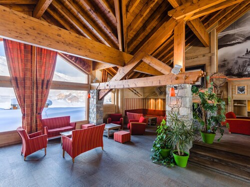 Residence: 4-bedroom Duplex Apartment