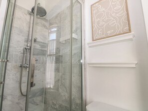 Shower - East Cliff Gardens (Folkestone)