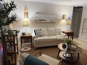 Smart TV, DVD player, table tennis, books
