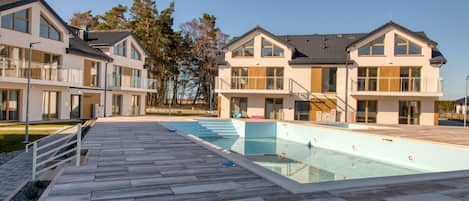 Comfort-Apartment, Gartenblick | Pool | Außenpool