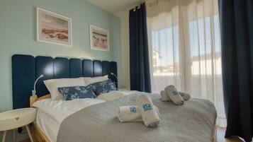 Comfort Apartment, Garden View | Laptop workspace, blackout drapes, iron/ironing board, free WiFi