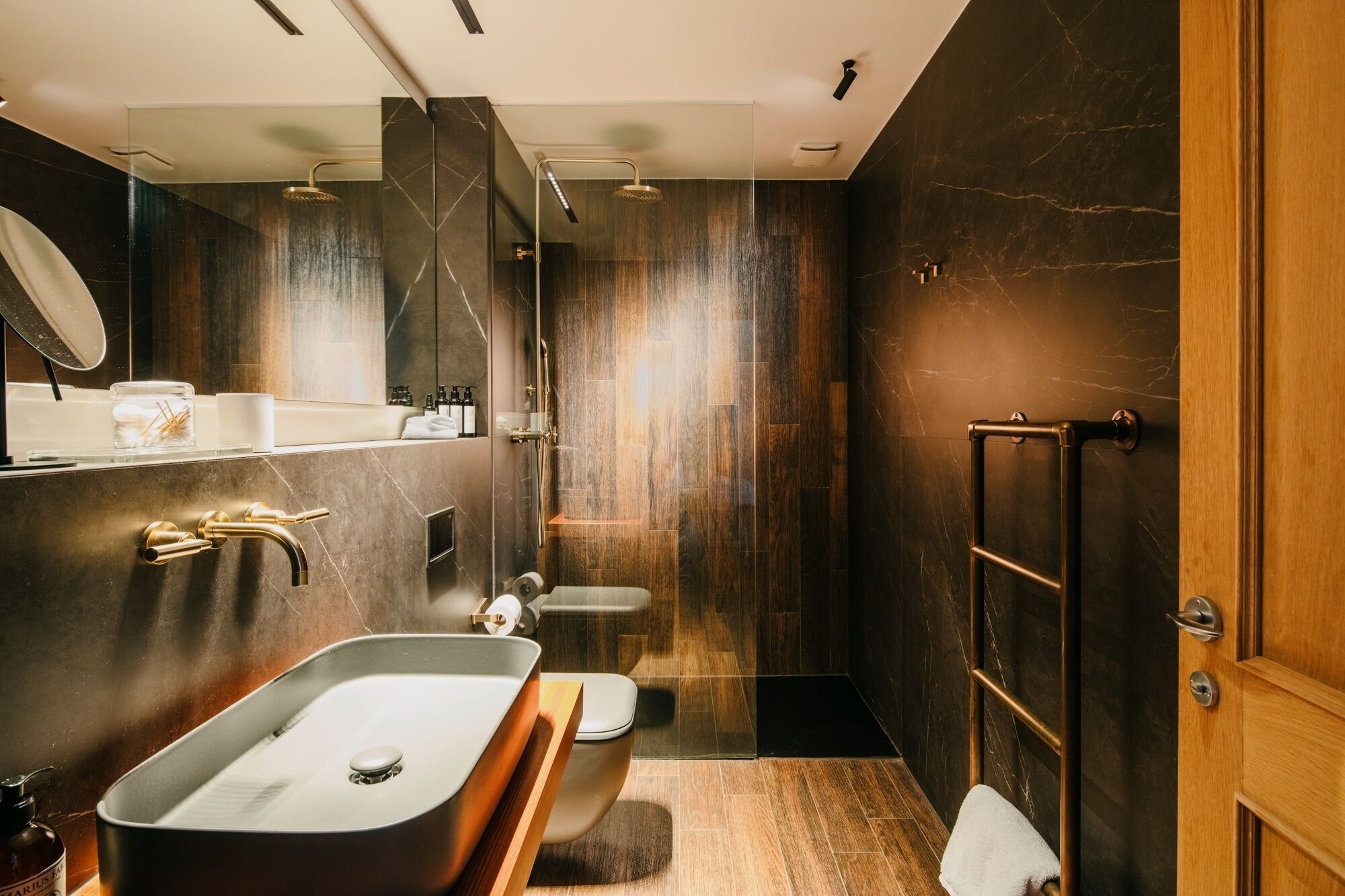 Kamar Double Superior, pemandangan kebun (Oak) | Kamar mandi | Pengering rambut, handuk, sabun, dan sampo