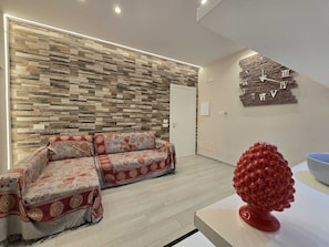Living area - Bright and quiet apartment (Pianillo)