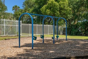 Children’s area - Harbor Hideaway|Yard + Community Pool, Near Beach (Palm Harbor)