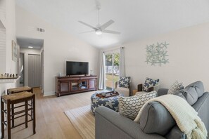 TV - Harbor Hideaway|Yard + Community Pool, Near Beach (Palm Harbor)