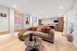 Smart TV - Luxury Camden Split-Level Apartment with Balcony (London)