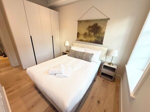 Ferros/tábuas de passar roupa, Wi-Fi de cortesia, roupa de cama
