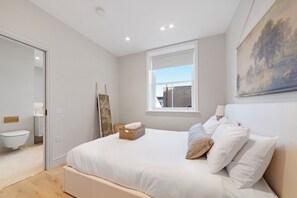 Iron/ironing board, free WiFi, bed sheets - Premium Luxury Camden One Bed Apartment (London)