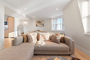 Smart TV - Luxury Camden Loft Apartment- 2 bed (7) (London)