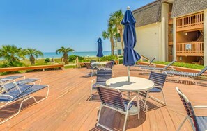 Outdoor dining - Ocean Forest Villas-Beach-Pools! (Myrtle Beach)