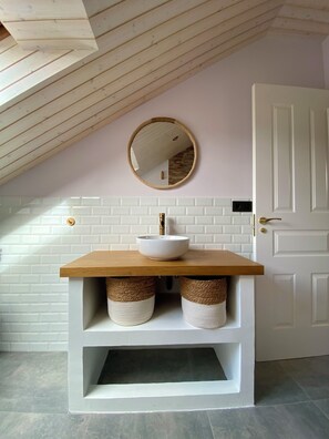Bathroom - Charming coastal villa near the Cathedrals Beach in Ribadeo. (Villaframil Ribadeo)