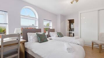 4 bedrooms, desk, iron/ironing board, free WiFi