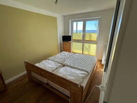 1 habitación y muebles diferentes 