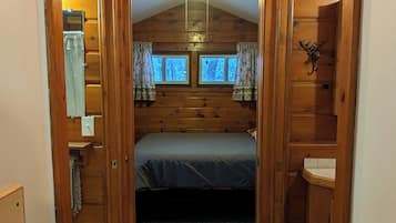 Basic Cabin, Balcony, Lake View | Free WiFi