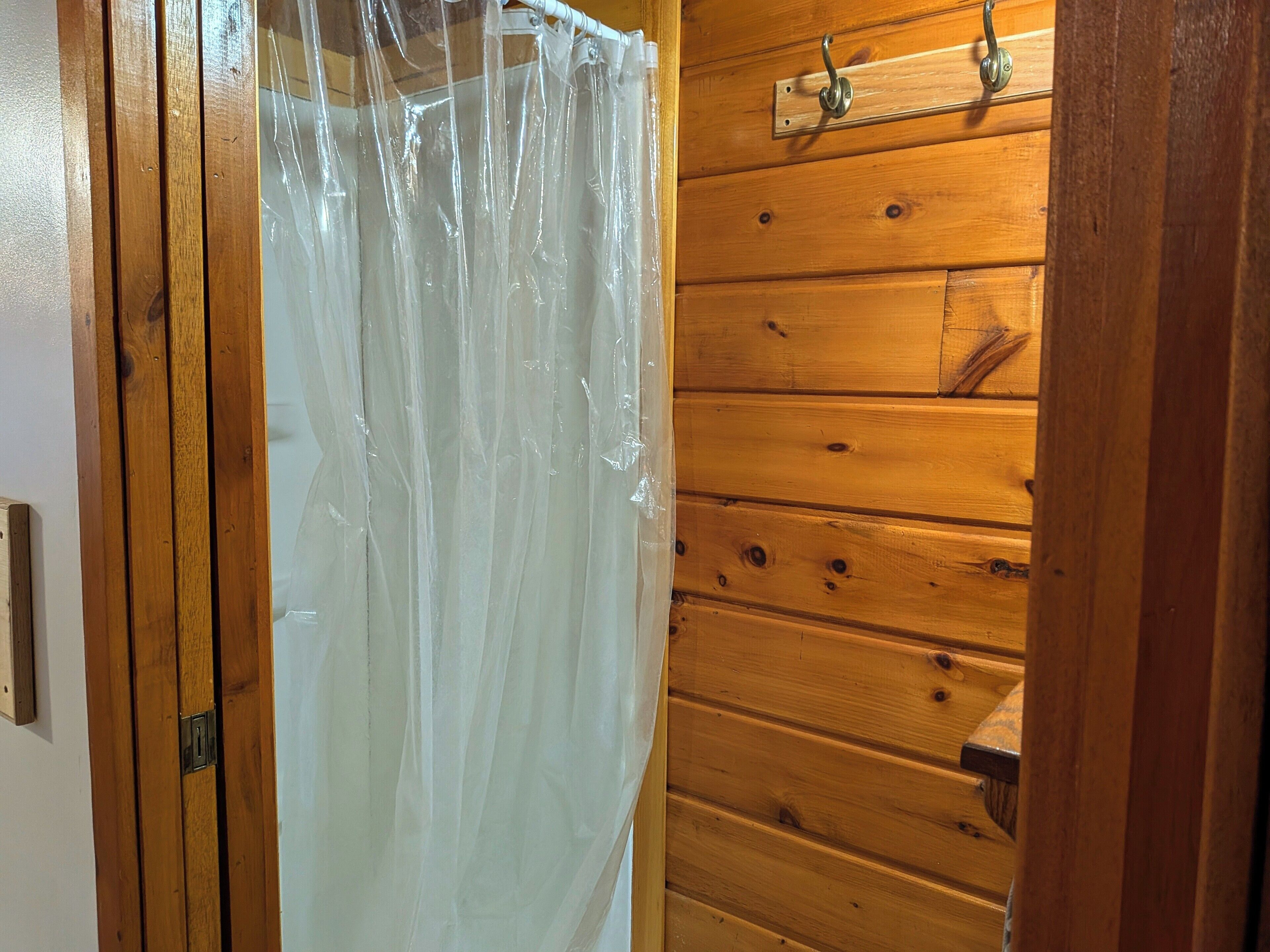 Basic Cabin, Balcony, Lake View | Bathroom