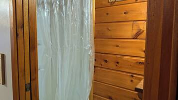 Basic Cabin, Balcony, Lake View | Bathroom