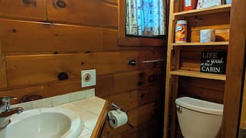 Basic Cabin, Balcony, Lake View | Bathroom