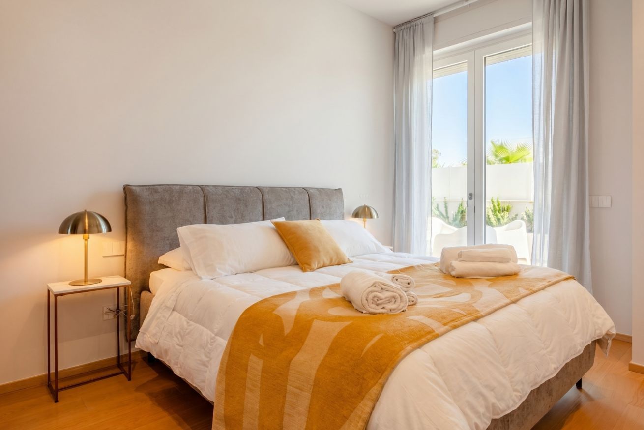 2 Schlafzimmer, Reisekinderbett