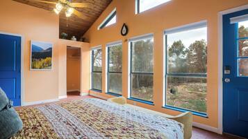 2 bedrooms, free WiFi, bed sheets
