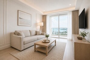 Classic Room | Living area - Orleston Hotels (Toronto)
