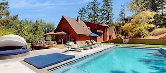 Sebastopol fun house with pool & spa, dogs welcome