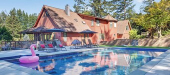 Sebastopol fun house with pool & spa, dogs welcome
