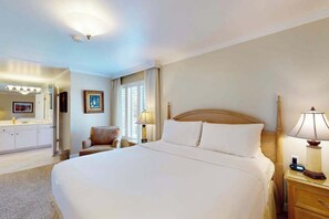 Iron/ironing board, Internet, bed sheets - Napa Silverado Golf Course Views from Private Balcony (Napa)