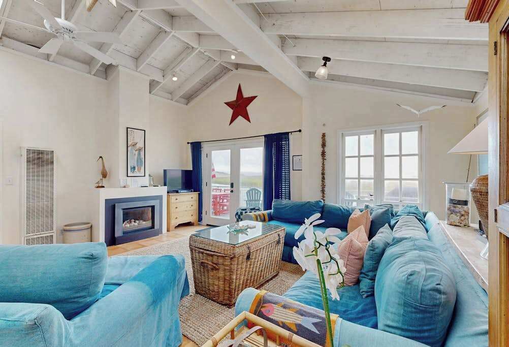 TV, fireplace, DVD player, offices