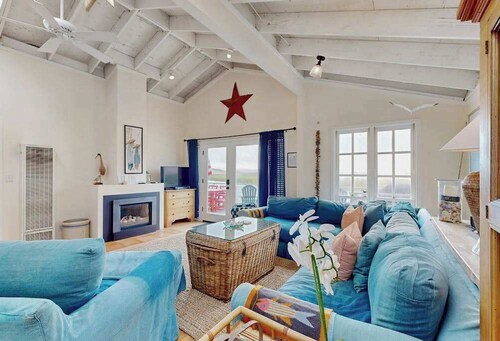 Bodega Bay Salmon Creek Waterfront Cottage for Two and Dogs