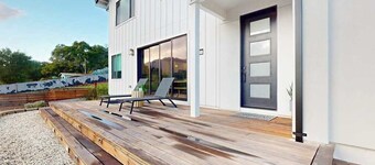 Glen Ellen Dog-Friendly Hillside Retreat with Hot Tub & Valley Views
