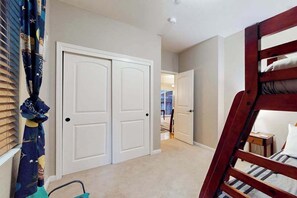 Iron/ironing board, Internet, bed sheets - Rio Nido Dog-Friendly Redwood Canyon Cabin with Fenced Yard (Rio Nido)