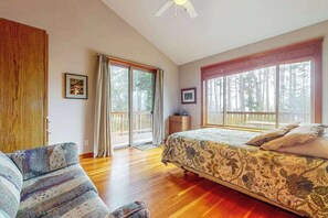 WiFi, bed sheets - Jenner Oceanview Sonoma Coast Retreat near Fort Ross State Park (Jenner)