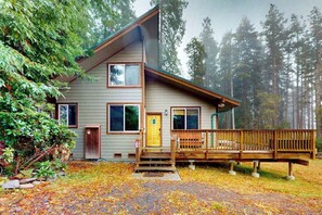 Exterior - Jenner Oceanview Sonoma Coast Retreat near Fort Ross State Park (Jenner)