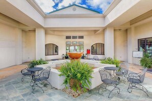 Outdoor dining - Napa Silverado Condo with Golf Course Views, Fireplace & Pool (Napa)