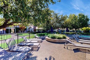 Terrace/patio - Napa Silverado Golf Course Condos with Pool (Napa)