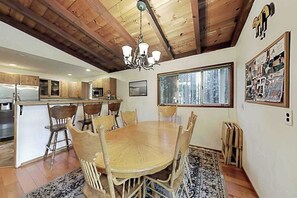 Dining - Cazadero Wagging Woods | 3 Gated Acres | Private Hot Tub | Dog-Friendly (Cazadero)