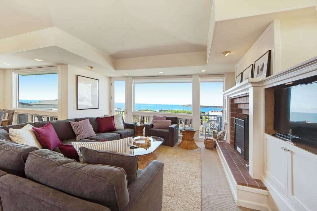 TV, fireplace, DVD player, stereo