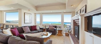 Bodega Harbour Golf Course Oceanview Home with Hot Tub
