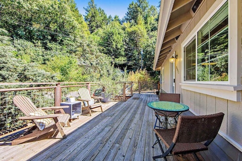 Forestville 1BR cottage near the Russian River — dogs welcome, AC