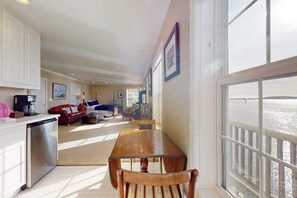TV, fireplace, offices