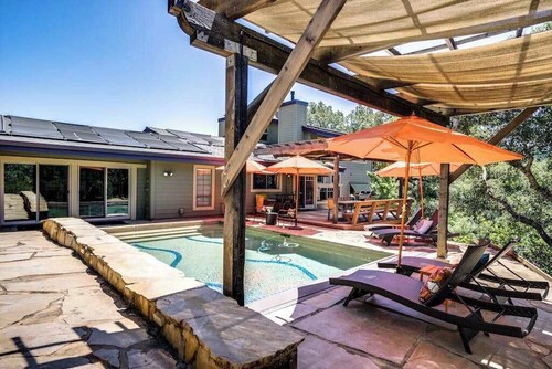 Santa Rosa Wine Country Pool & Hot Tub Retreat