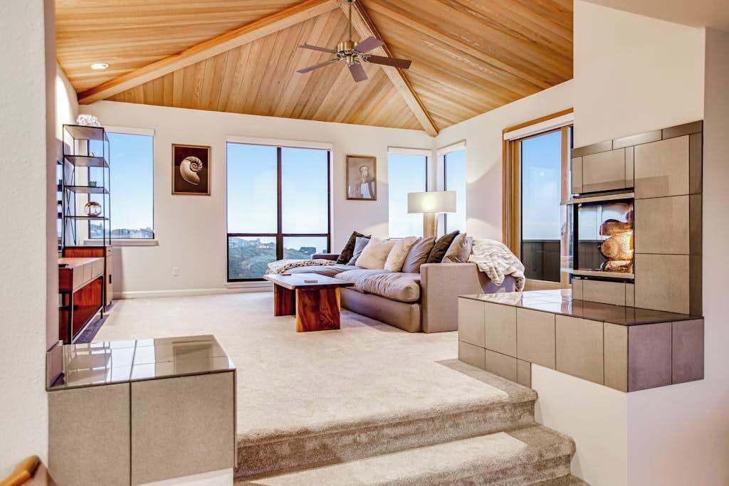 TV, fireplace, offices