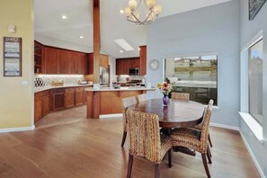 Dining - Bodega Harbour Ocean-View Hot Tub Retreat (Bodega Bay)
