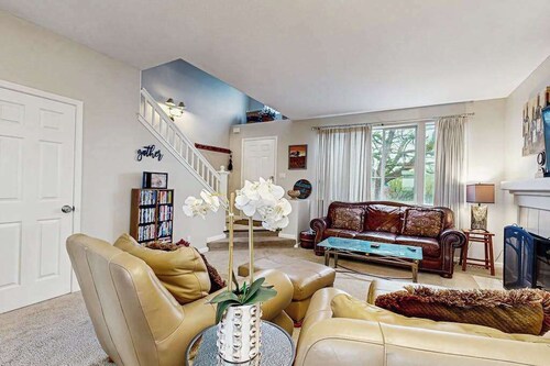 Dog-Friendly Santa Rosa Home near Wineries