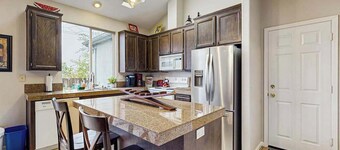 Dog-Friendly Santa Rosa Home near Wineries